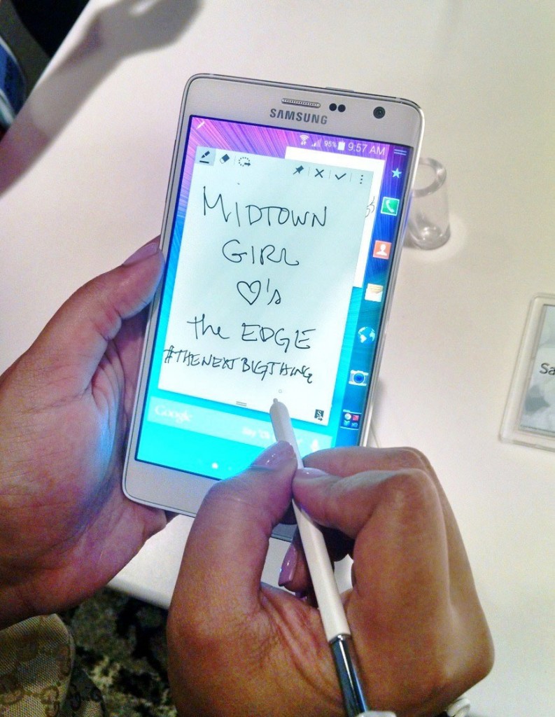Midtown Girl by Amy Chandra - Samsung Galaxy Note Edge Review (1)